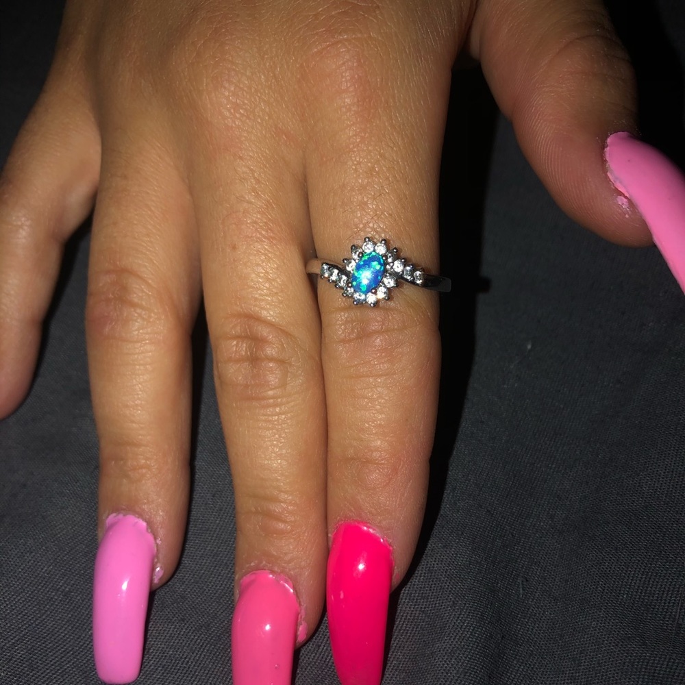 Woman’s ring